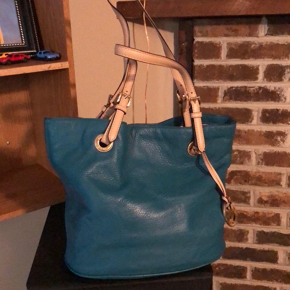 Medium tote